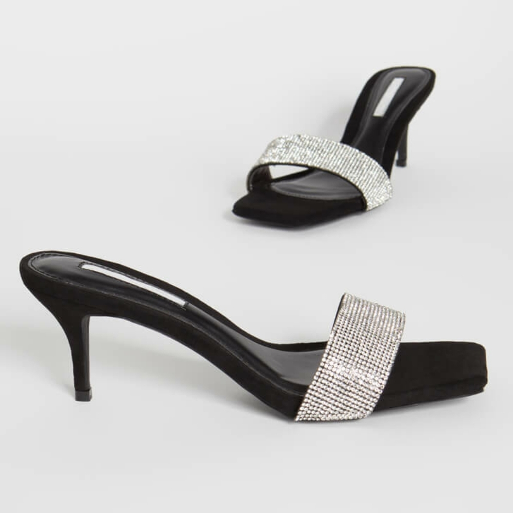 𝙉𝙀𝙒 𝙄𝙉🖤💎Short & Sparkly Rhinestone Heel